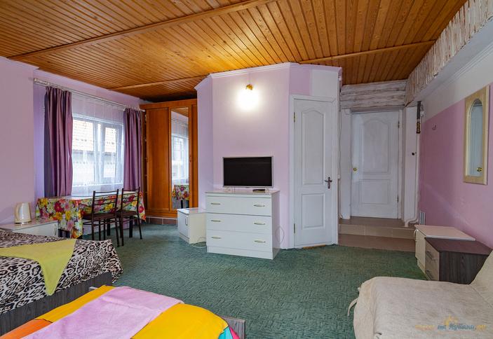 Шестиместный с кухней и террасой №4. Гостевой дом Волна, Геленджик, Кабардинка