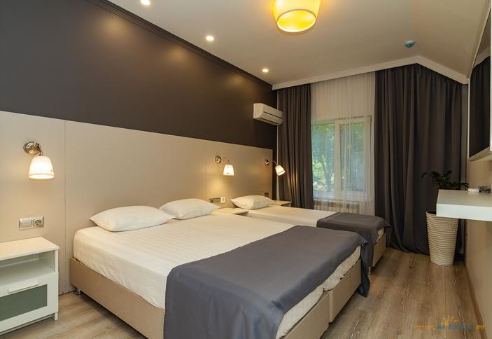 TRPLJ Junior Suite (triple)