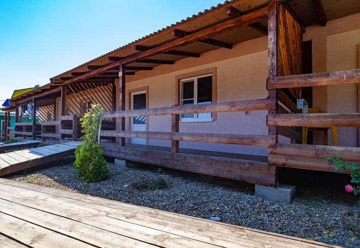 Четырехместный домик, 1 категория. База отдыха Самоцветы, Темрюкский район, п. Веселовка