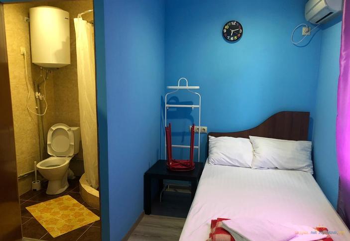 С удобствами в номере