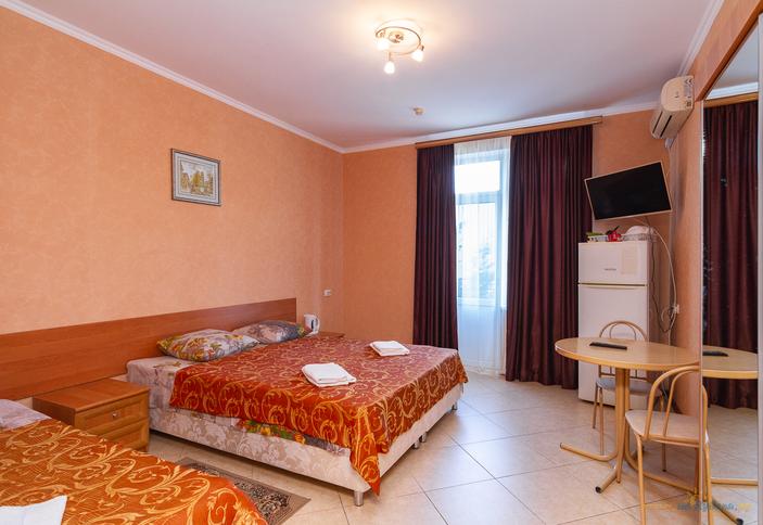 Трехместный стандарт. Гостиница Уралочка, Сочи, Лазаревское