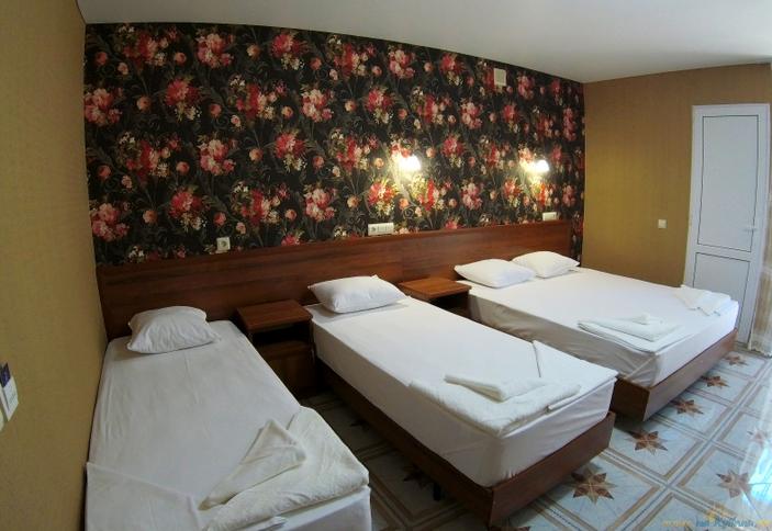 Четырехместный полулюкс с балконом