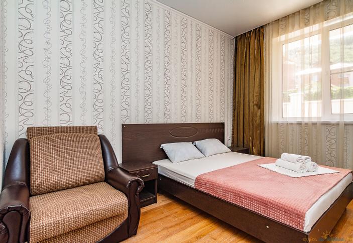 Двухместный с доп.местом. Гостевой дом Посейдон, Туапсе, Джубга