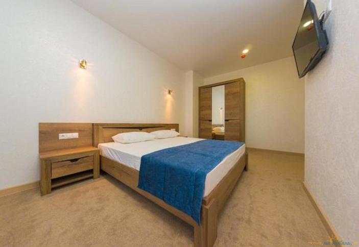  Люкс четырехместный трехкомнатный