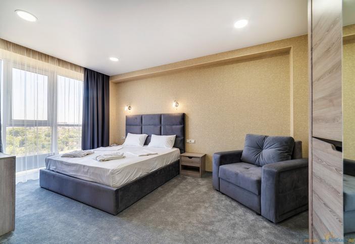  Superior двухместный (вид на город/море)