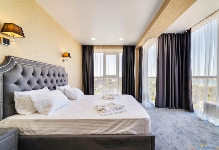  Deluxe четырехместный трехкомнатный