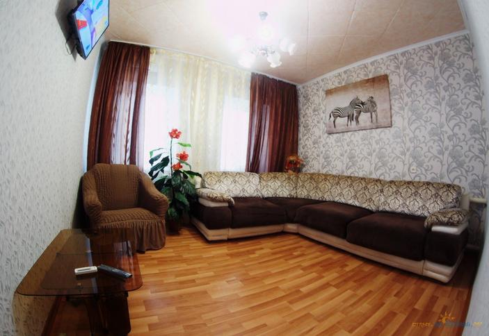 Дом трехкомнатный с отдельным двором