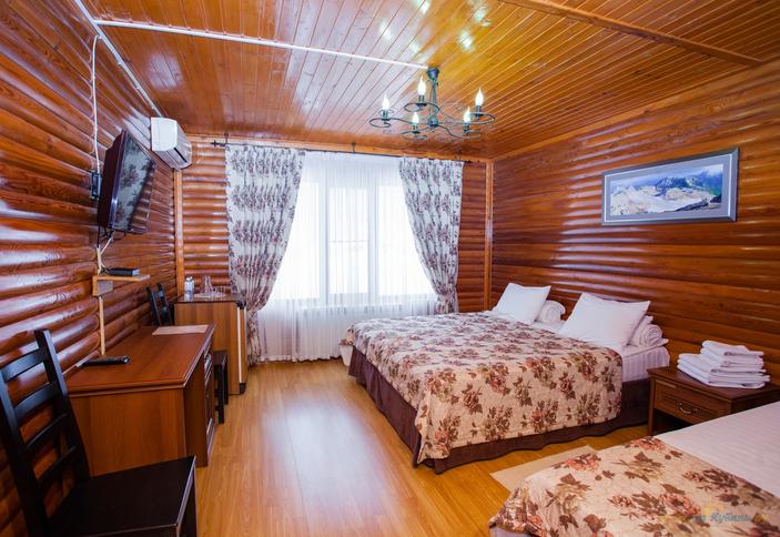 Трехместный