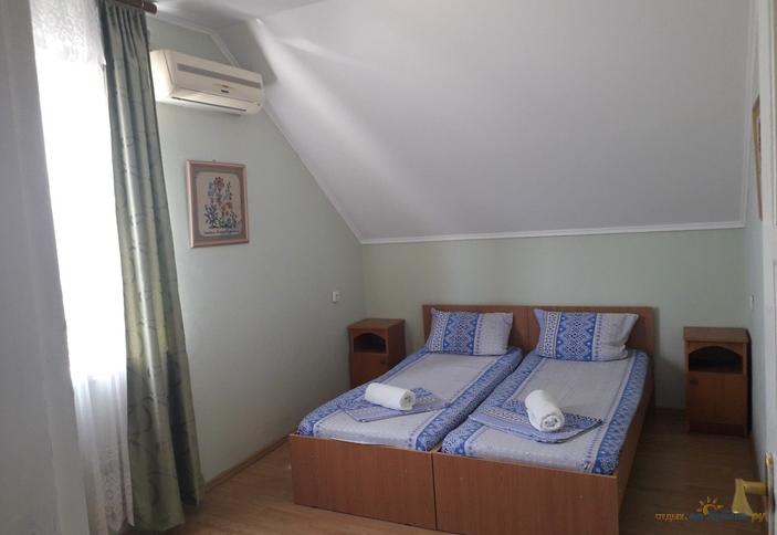 Двухместный №1, трехэтажный дом