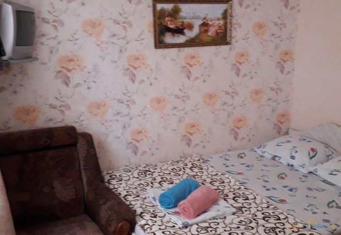 Четырехместный двухкомнатный семейный, двухэтажный дом