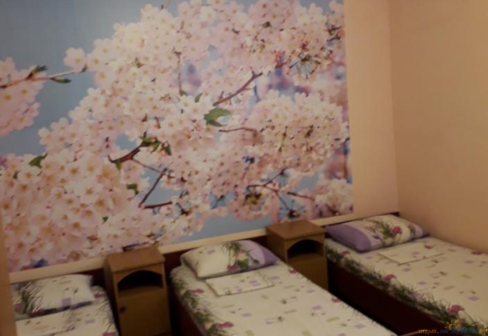 Трехместный, трехэтажный дом