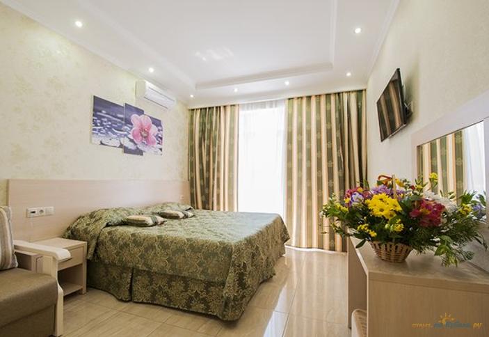 Премиум двухместный (вид на бассейн)