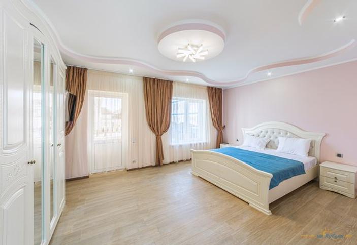 Апартаменты трехместный двухкомнатный без балкона