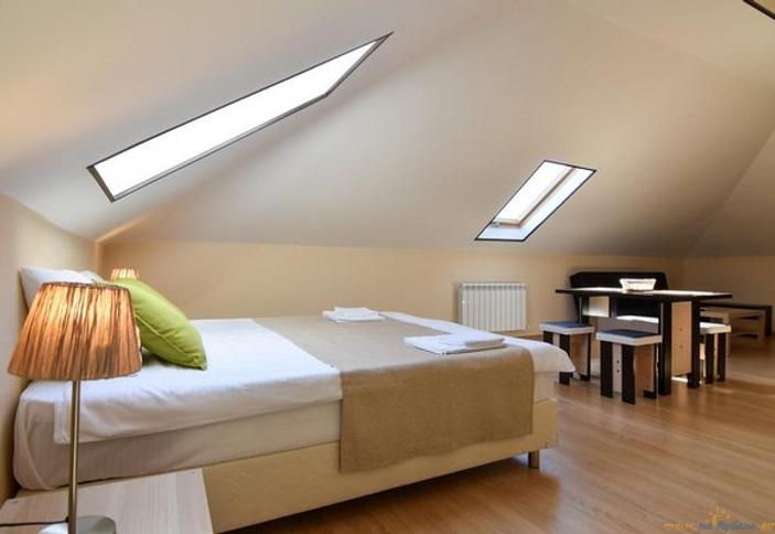 Мансарда трехместная студия