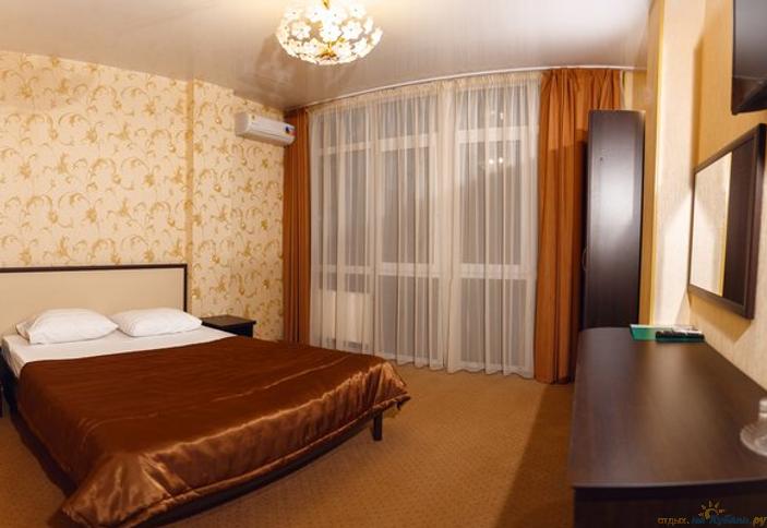 Полулюкс без балкона. Отель Royal (Роял), Анапа
