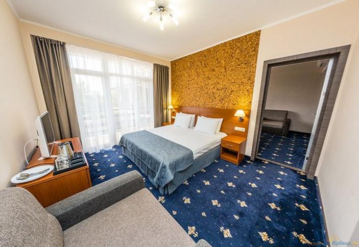 Делюкс семейный четырехместный двухкомнатный