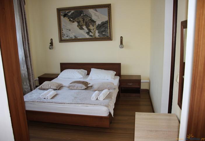 Семейный трехместный двухкомнатный