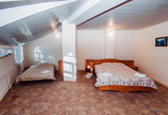 Стандарт трехместный без балкона, 4 этаж