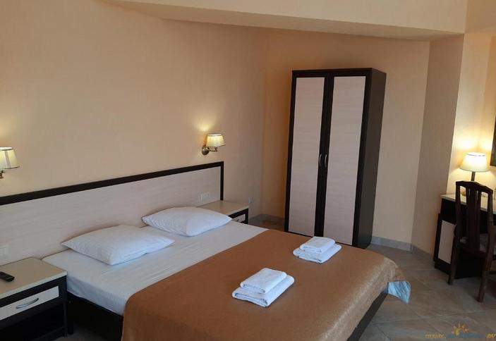 Апартаменты четырехместные двухкомнатные с видом на горы