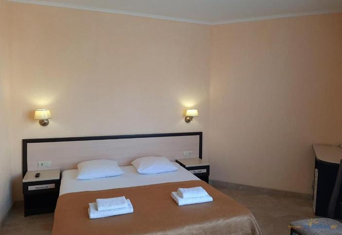 Двухместный стандарт. Гостиница Лотос, г. Геленджик