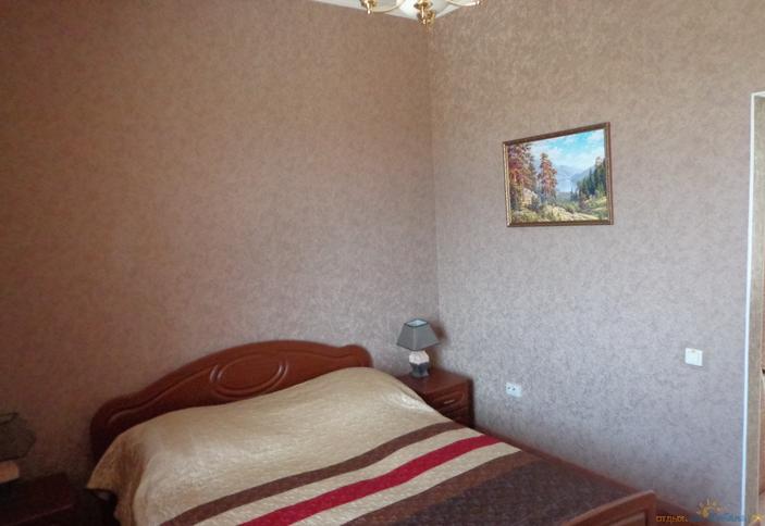 Двухкомнатный стандарт с двуспальной кроватью и диваном 