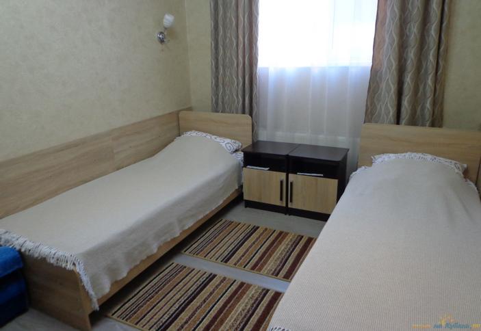 Однокомнатный стандарт с двумя односпальными кроватями