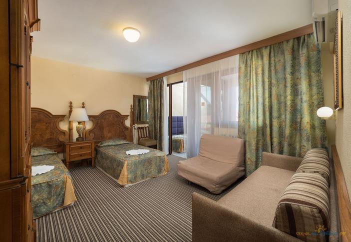 Стандарт трехместный с балконом