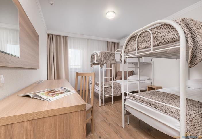 Хостел (место в шестиместном номере)