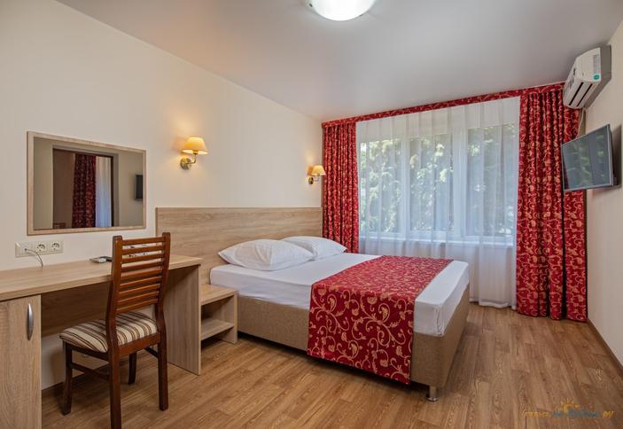 Стандарт улучшенный трехместный двухкомнатный (Корпус 2)