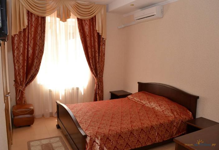 Люкс четырехместный двухкомнатный с балконом люкс Гостевой дом Лев, г. Анапа, п. Сукко