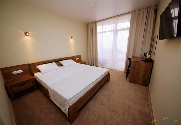 Стандарт двухместный (боковой вид на море)