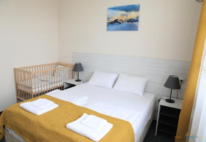 Семейный четырехместный двухкомнатный (без вида)