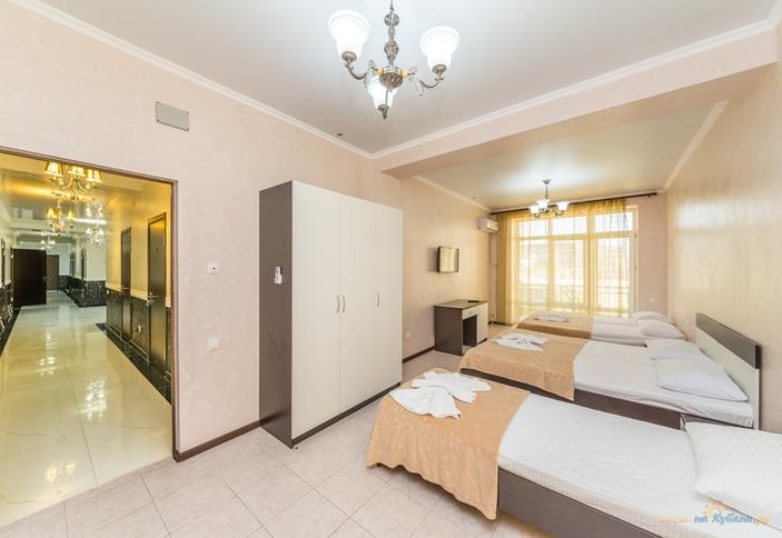 Стандарт четырехместный (с балконом)