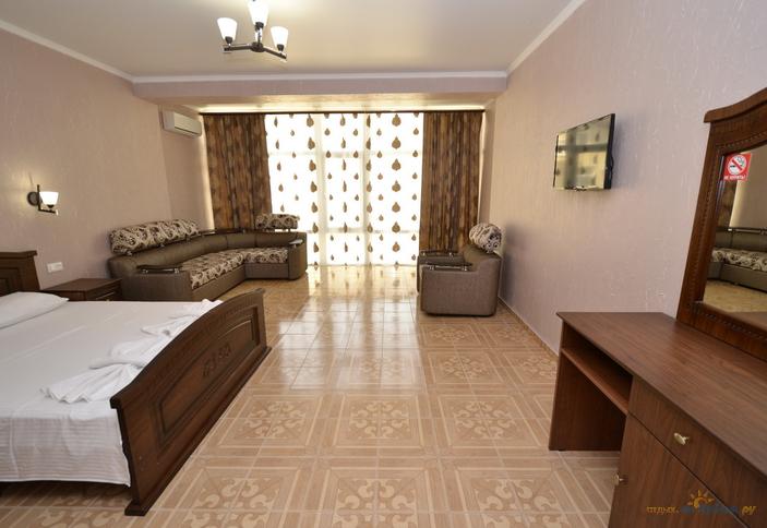 Комфорт четырехместный (с витражным окном)