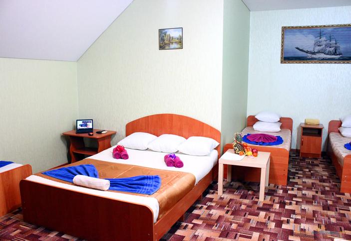 Семейный шестиместный