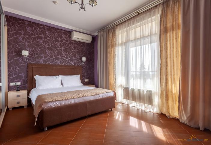 Люкс двухкомнатный двухместный (с видом на море)