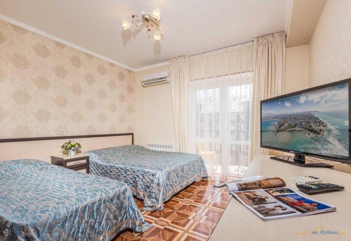 Стандарт трехместный (с балконом)