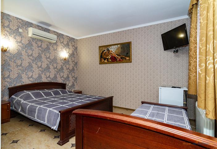 Стандарт трехместный. Частный отель Вероника, г. Геленджик, п. Кабардинка