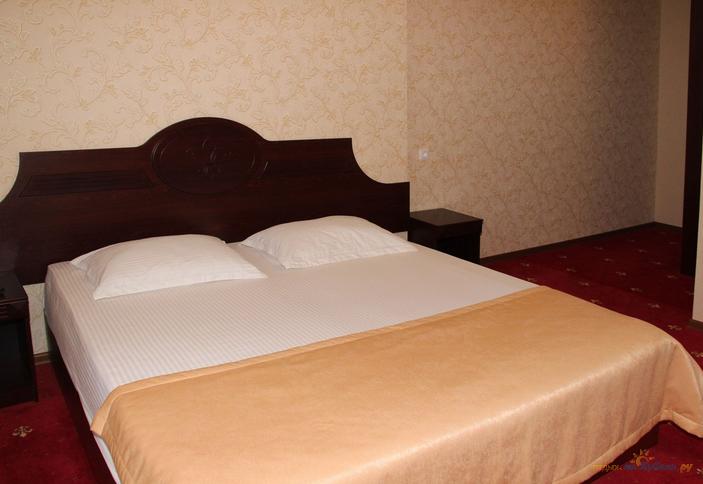 Люкс четырехместный двухкомнатный