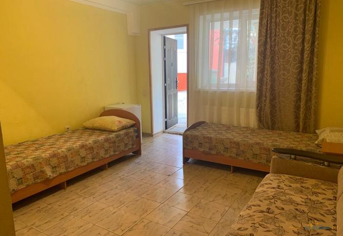 Эконом трехместный