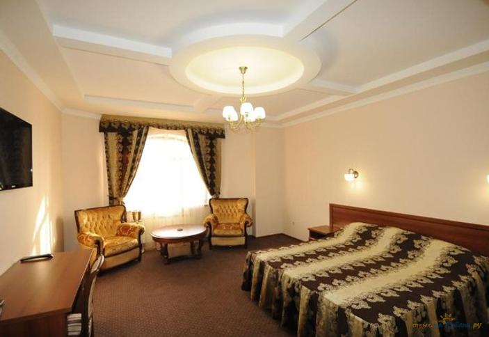 Полулюкс джуниор. Отель Мальдини, г. Краснодар