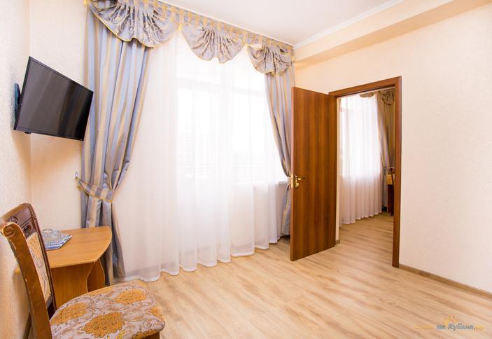 Люкс с балконом