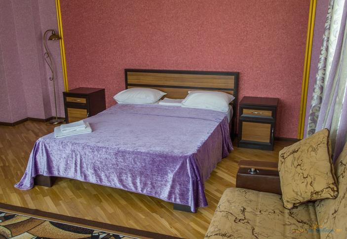 Люкс двухместный двухкомнатный с кухней