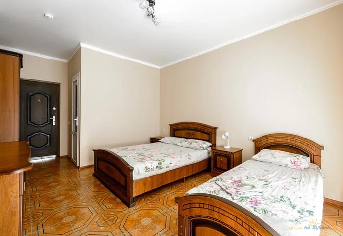 Люкс двухкомнатный пятиместный. Гостиница Мираж-Престиж, п. Лермонтово