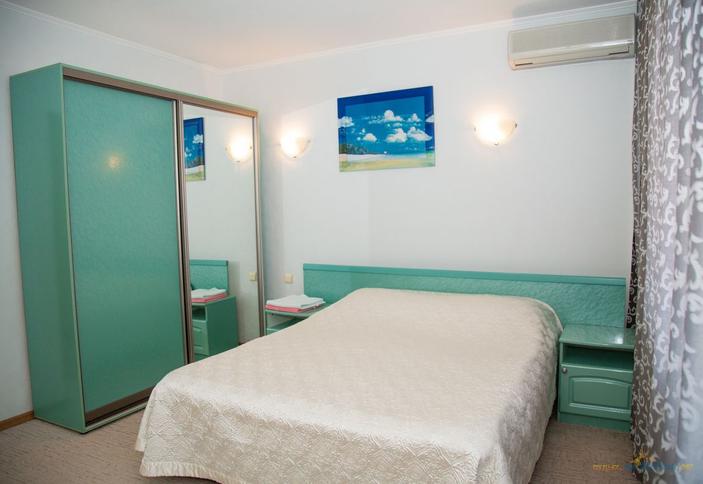 Апартаменты четырехместные трехкомнатные 