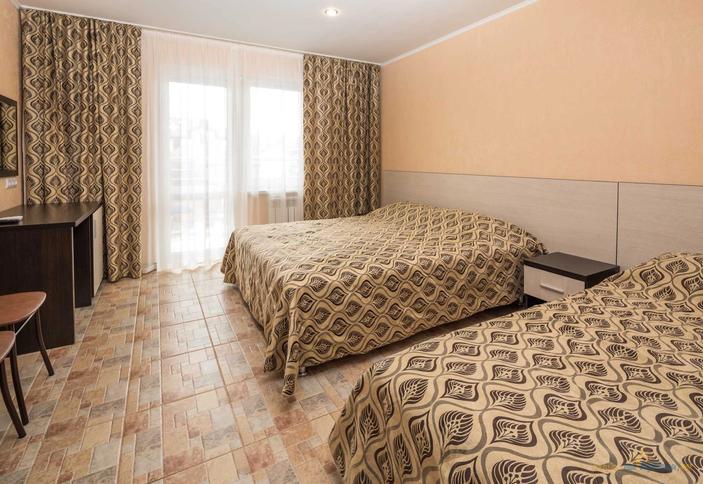 Стандарт трехместный (с балконом)