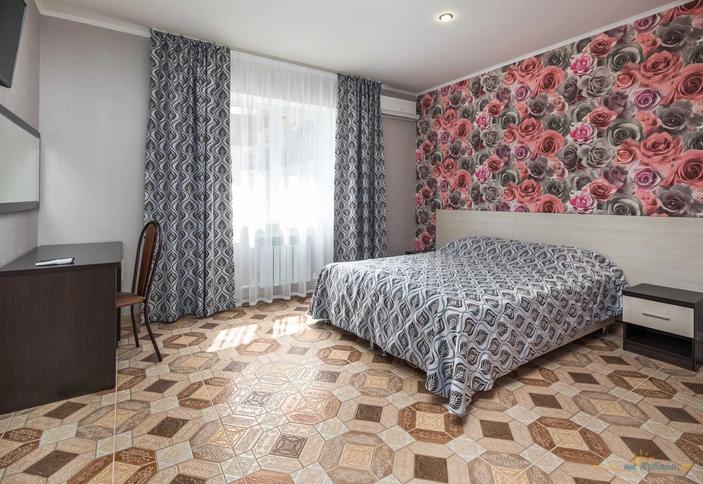 Люкс четырехместный двухкомнатный