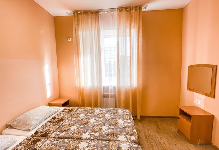 Бюджетный трехместный