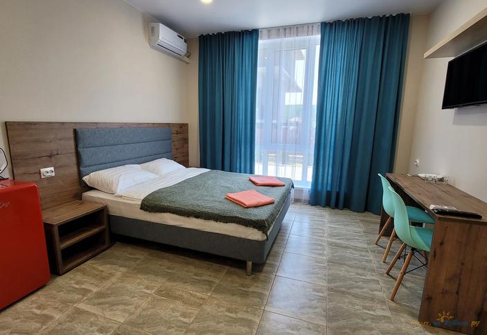 Трехместный