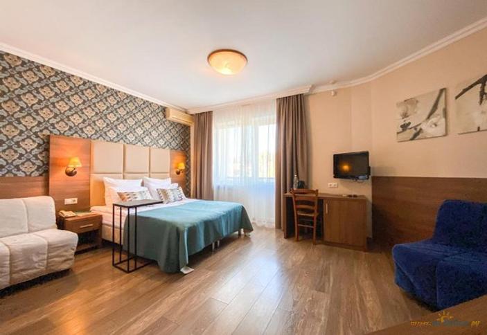 Семейный трехместный трехместный